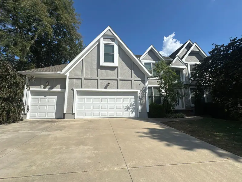 A Overland Park-area home painted by Arrowhead Painting