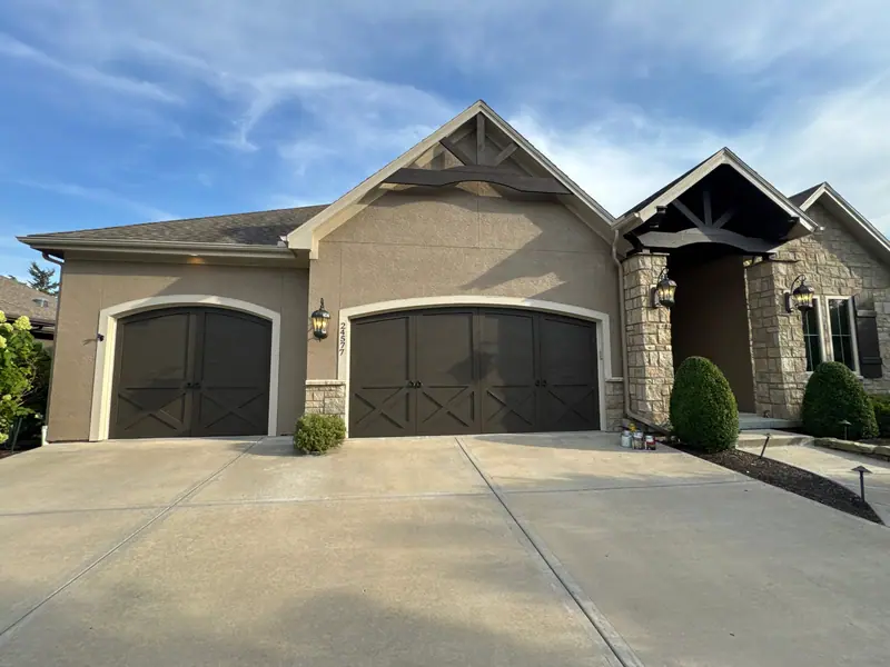 A Shawnee-area home painted by Arrowhead Painting